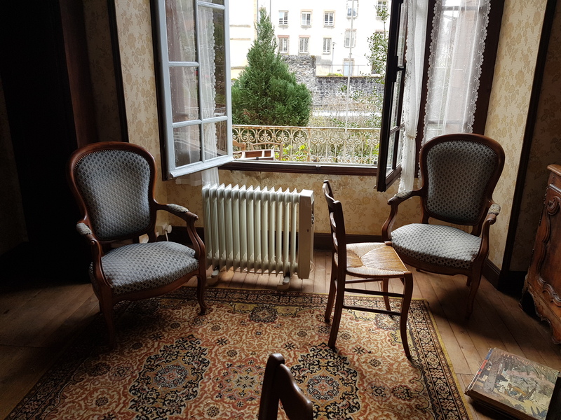 salon chaise table